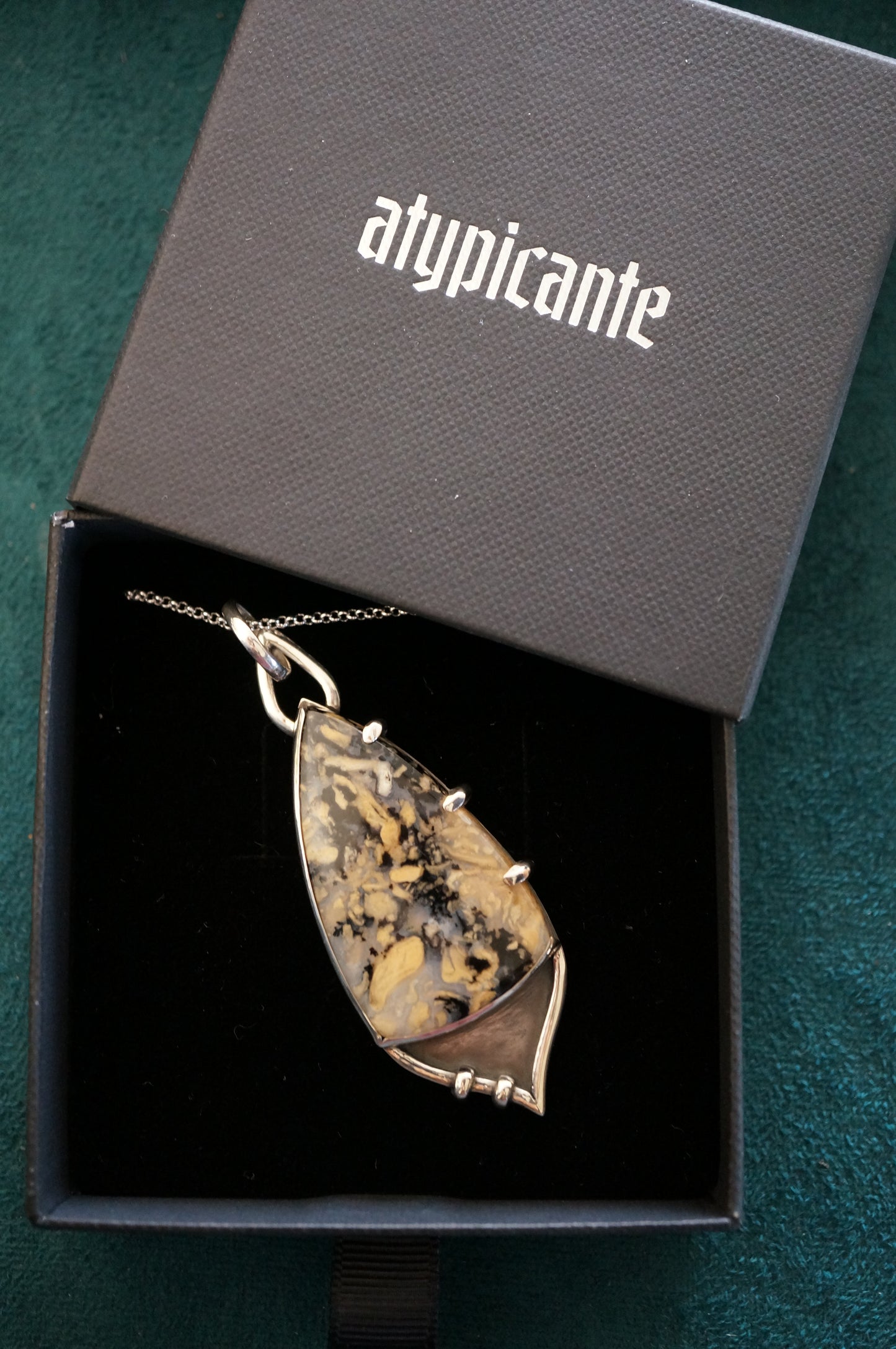 Night Claw - pendentif